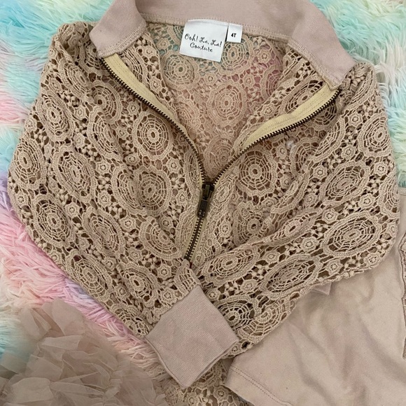 Little Girls 4T Cream Colored Outfit - Picture 2 of 3